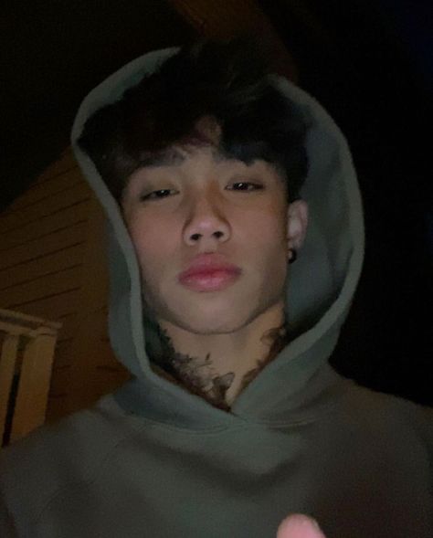 kuya.nashhh on ig Asian Men Selfie Ideas, Hispanic Men, Cute Asian Guys, The Perfect Guy, Selfie Ideas, Attractive Guys, Attractive People, Future Boyfriend, Asian Boys