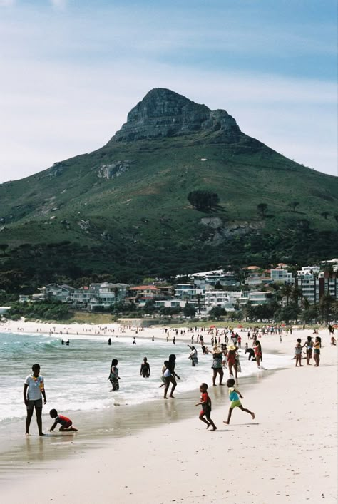 Warm windy day in Cape Town, South Africa 💛 Cape Town Vineyards, Cape Town Aesthetic, Cape Town Photography, Town Photography, Cape Town Travel, Camps Bay, Africa Do Sul, Sibu, Cape Town South Africa