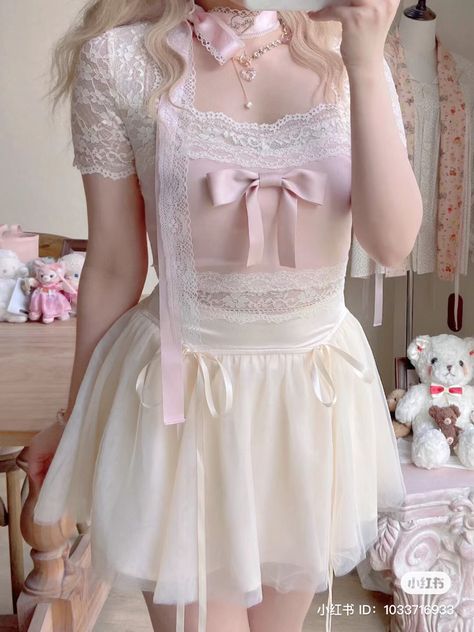 Soft Feminine Outfits, Character Outfit Ideas, Coquette Outfits, Dollette Coquette, Coquette Style, Romantic Outfit, Cute Styles, Princess Outfits, Girls Wardrobe