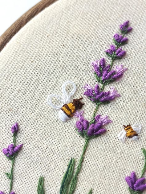 Lavendel mit Bienen Stickmuster Lavendel PDF Muster Blumen - Etsy.de Lavender Crafts, Bee Embroidery, Flowers Embroidery, Lavender Bags, Hand Embroidery Flowers, Needlework Embroidery, Embroidery Patterns Free, Simple Embroidery, 자수 디자인