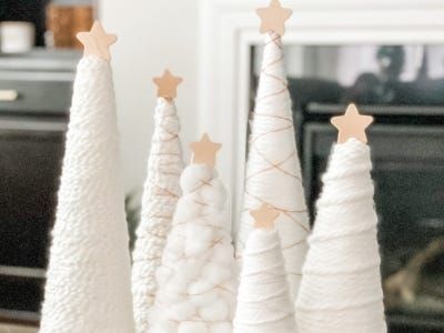 Yarn Styrofoam Tree, Yarn Covered Cone Trees, Yarn Ball Christmas Tree, Diy Christmas Trees With Yarn, Yarn Covered Christmas Tree, Yarn Wrapped Trees, Chunky Yarn Trees, Diy Yarn Trees Christmas, Yarn Christmas Trees Diy