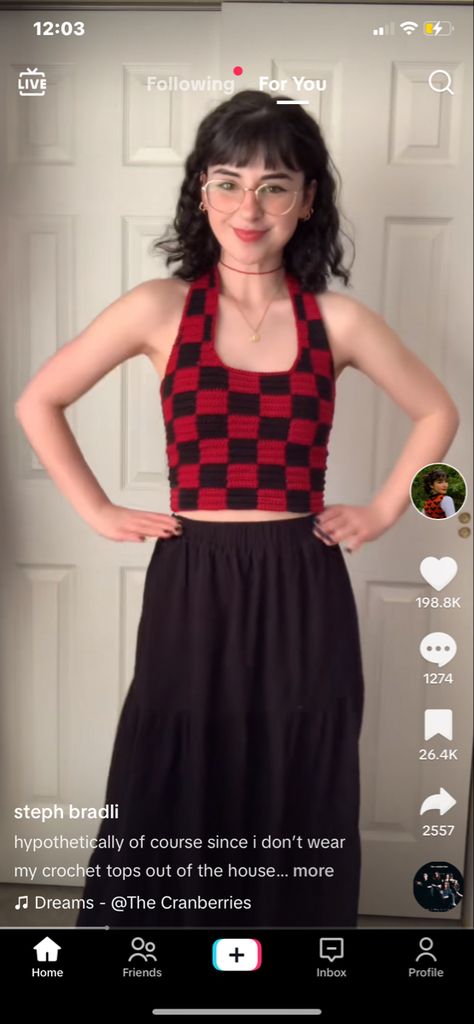 Black And Red Crochet, Checkered Crochet, Black Striped Shirt, Black Checkered, Crochet Inspo, Checkered Shirt, Diy Crochet Projects, Crochet Tops, Red Skirts