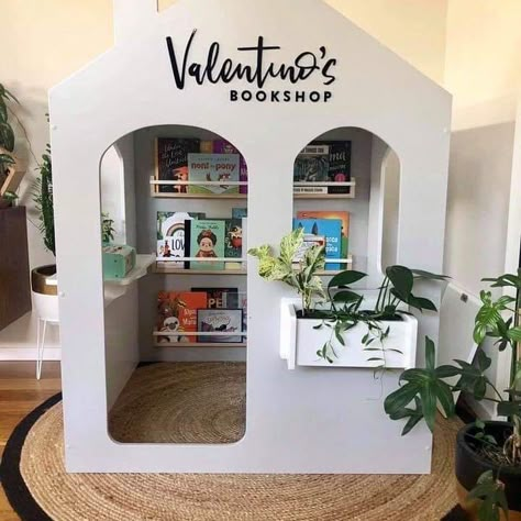 Prepp'd Kids on Instagram: “Omg I love this take on an Indoor Cubby!! How cool 😍 . Don’t you love a great bookshop📚 This is Remi Indoor Cubby by Hide & Seek Kids ✨pics…” Kids Play House Indoor, Play Houses For Kids Indoor, Playroom House, Girly Playroom, Kids Play Area Indoor, Kids Cubbies, Play Cafe, Indoor Playroom, Creative Kids Rooms