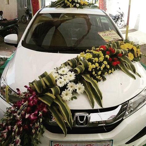 8 Likes, 0 Comments - Romi Brother Flower Decoration (@romi_flower_baloon_gandhinagar) on Instagram: “Romi Brothers Flower Decoration” Indian Wedding Car Decorations, Car Decorations For Wedding, Door Flower Decoration, Wedding Car Deco, Hotel Flower Arrangements, Indian Wedding Garland, Decorations For Wedding, Bridal Car, Hotel Flowers