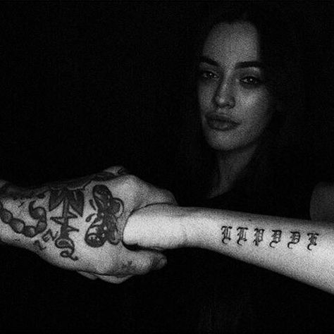 Louis Tomlinson Sisters, Felicite Tomlinson, Initials Tattoo, Lottie Tomlinson, Leo Constellation, Earls Court, Initial Tattoo, Sisters Forever, Tattoo Blog