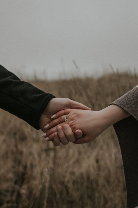 Couple's hands and engagement ring detail. Couple on their adventurous winter elopement in beautiful Slovenian highlands. Photo by 2Lindens Photography #europeelopement #sloveniadestinationwedding #elopementphotographer Holding Hands Pictures, Lovers Hands, Couple Holding Hands, Couple Hands, Hand Photography, Hand Photo, Family Shoot, Hand Pictures, Engagement Photo Inspiration