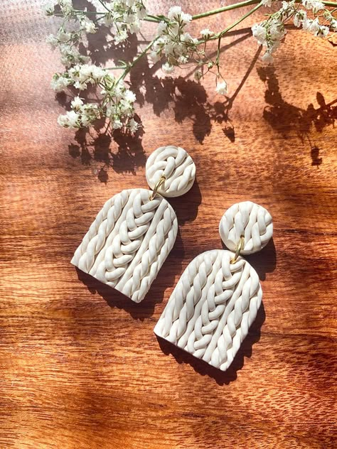 Winter Earrings Diy, Trending Clay Earrings, Christmas Clay Earring Ideas, Sweater Earrings Clay, Clay Sweater Earrings, Polymer Clay Sweater Earrings, Winter Clay Earrings, Sweater Polymer Clay Earrings, Clay Winter Earrings