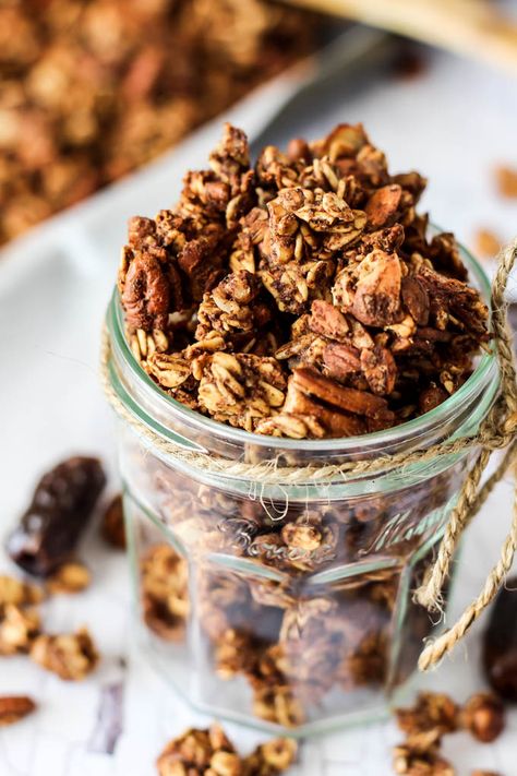 Vegan Granola Recipe, Organic Granola, Paleo Granola, Vegan Granola, Vegan Baked, Granola Breakfast, Ginger Nut, Granola Healthy, Chai Spice