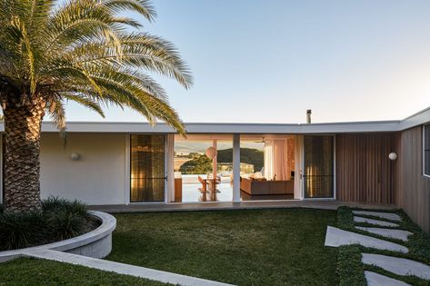 Palm Springs Houses, Palm Springs Architecture, Roof Edge, Residential Architect, Mid Century Architecture, The Local Project, Local Design, Byron Bay, Architect Design