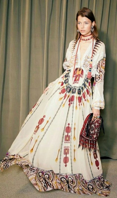 Western Inspiration, Milan Fashion Week Spring 2020, Ethno Style, Fashion Week Spring 2020, La Fashion Week, Mode Boho, Milan Fashion Weeks, Indian Attire, La Fashion