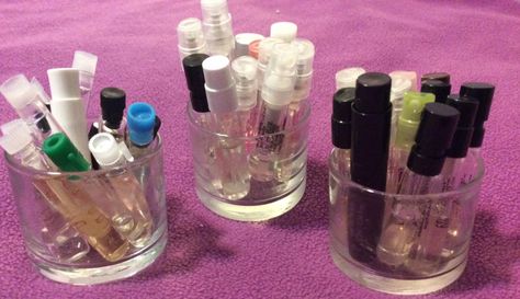 Organizing perfume samples using mini candle holders. I like the upright storage and clear holders make it easier to see which sample is which. Definitely going to do this. Perfume Sample Storage, Perfume Sample Organization, Organizing Perfume, Diy Perfume Display, Accessories Organization, Mini Candle Holders, Fragrance Storage, Perfume Storage, Makeup Display