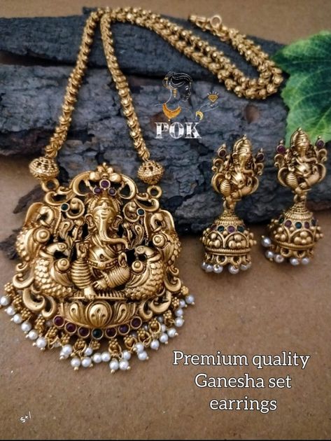 Gold Dollars For Chains, Antique Gold Pendant Designs, Dollar Chain Gold, Dollar Chain Gold Indian, Gold Dollars, Dollar Chain, Ruby Necklace Designs, Temple Jewellery Earrings, Temple Jewelry Necklace