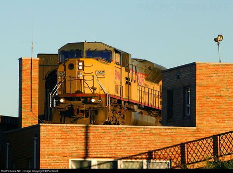 Frieght Trains, Union Pacific Train, Train Graffiti, Train Photos, Grand Funk Railroad, Saint Louis Missouri, Train Railway, Milwaukee Road, Scenic Railroads