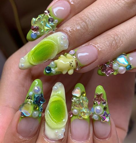 Nail Art Maximalist, Trinket Nails, Kitsch Nails, Kitschy Nails, Chunky Nails, Nail Polish Art Designs, Junk Nails, Punk Nails, Her Nails