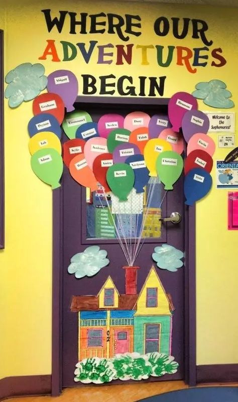 29 Awesome Classroom Doors For Back-To-School Classroom Door Decorating, Diy Classroom Decorations, Trendy Door, School Door Decorations, Disney Classroom, School Doors, Summer Signs, Door Decorations Classroom, Diy Classroom