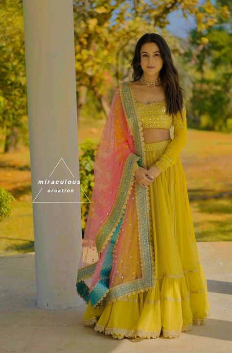 Haldi Lengha For Bride, Bridesmaids Haldi Outfits, Floral Haldi Outfit, Mehandi Dress For Bride, Haldi Function Outfit Ideas, Haldi Dresses For Bridesmaid, Mehendi Dress For Bride, Bridal Haldi Dress, Yellow Lehenga Color Combos