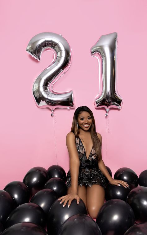 Ladies Birthday Photoshoot Ideas, Black And Pink Birthday Photoshoot, Pink 21st Birthday Photoshoot, 21th Birthday Photoshoot, 21st Birthday Studio Photoshoot Ideas, 21st Birthday Picture Ideas Instagram, Birthday Photoshoot Ideas With Balloons, Unique Birthday Photoshoot Ideas Outdoor, 21th Birthday Photoshoot Ideas