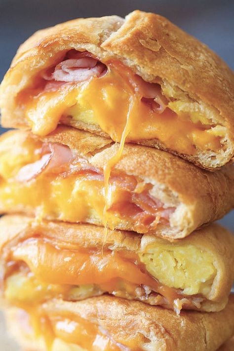 Breakfast Hot Pockets, Cheese Pockets, Hot Pocket Recipes, Homemade Hot Pockets, Leftover Ham Recipes, Prep Breakfast, Freezer Breakfast, Hot Pockets, Breakfast Sandwiches