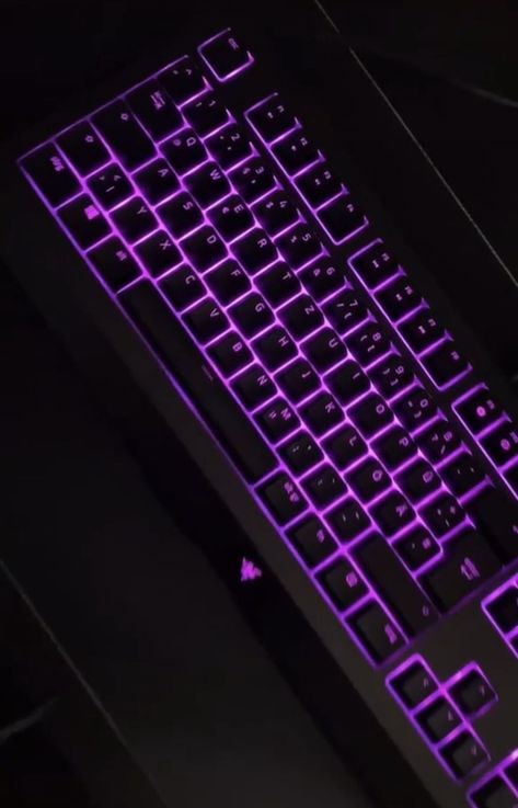 Dark Gamer Aesthetic, Netflix And Chill Tumblr, Setup Gamer, Spectrum Analyzer, Gamer Boy, Aesthetic Letters, Iphone Wallpaper Photos, Pc Setup, Gaming Keyboard