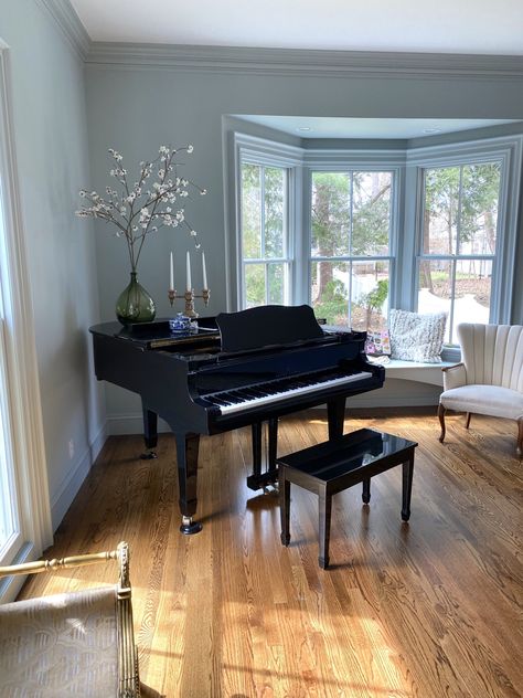 Grand Piano Room Design, Electric Piano In Living Room, Piano In House, Small Piano Room, Piano In Living Room, Living Room Plans, Piano Room Design, Grand Piano Living Room, Grand Piano Room