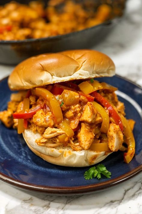 Spice up dinner with Cajun Chicken Sloppy Joes! 🌶️ Juicy, flavorful, and easy to make, this twist on a classic will become a family favorite. #CajunChicken #SpicyRecipes #SloppyJoes #EasyDinner #ComfortFood Chicken Sloppy Joe Recipe, Chicken Sloppy Joes, Gluten Free Buns, Crispy Sweet Potato, Sloppy Joes Recipe, Cajun Cooking, Cajun Chicken, Daily Recipes, Sloppy Joes