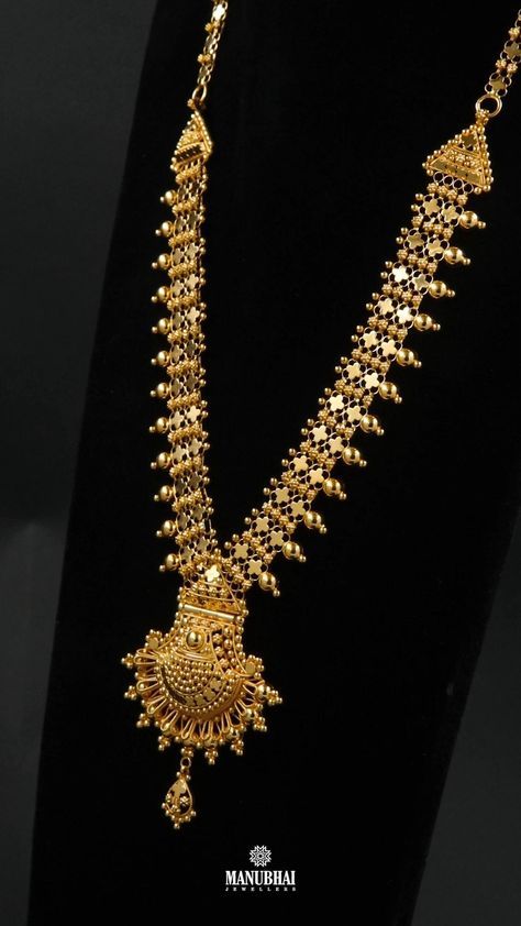 Chandan Haar Jewellery Gold, Bridal Necklace Gold, Short Gold Necklace, Indian Gold Necklace Designs, Gold Necklace For Men, Crickets Funny, Jhumka Designs, Unique Gold Jewelry Designs, Delicate Gold Jewelry