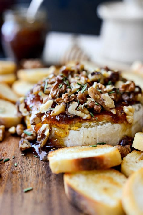 Honey Baked Brie with Fig Jam and Walnuts - Simply Scratch Honey Baked Brie, Baked Brie With Fig Jam, Brie With Fig Jam, Baked Brie Honey, Baked Brie Recipes, Brie Appetizer, Honey Baked, Brie Recipes, Walnut Recipes