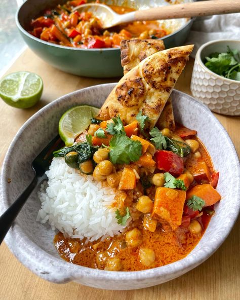 I'm so excited to get you this recipe!! It's so cozy and perfect for an easy weeknight dinner or reheated for lunch leftovers the next day. This Sweet Potato Chickpea Curry makes for a delicious vegetarian meal that comes together with just a few simple ingredients. Copycat Cava, Cava Bowl, Potato Chickpea Curry, Sweet Potato Chickpea Curry, Potato Chickpea, Air Fryer Recipes Appetizers, Red Curry Sauce, Sweet Potato Curry, Sweet Potato Spinach