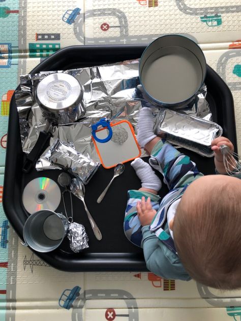 Tuff Tray Ideas One Year Old, Tuff Tray Ideas 9 Month Old, Provocation For Infants, Tuff Tray Ideas For 7 Month Old, Baby Room Activities Eyfs Ideas, Tuff Tray 1 Year, Tuff Tray Ideas 12 Months, Tuff Trays For Babies, Sensory Tuff Tray Ideas For Babies