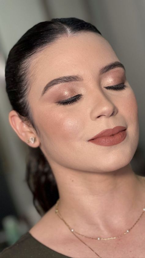 Simple Nude Makeup, Mack Up, Minimal Makeup Look, Wedding Makeup For Brown Eyes, Subtle Makeup, Minimal Makeup, Nude Makeup, Make Beauty, Makeup Goals