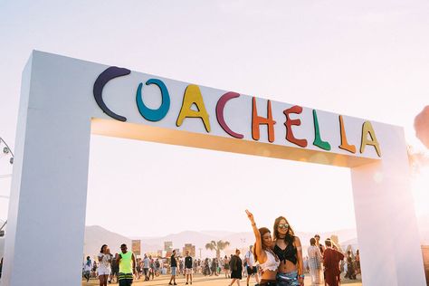 Coachella Theme, Coachella Birthday, Coachella Party, Coachella Vibes, Event Entrance, Coachella Inspiration, Coachella 2019, Pub Design, Coachella Music