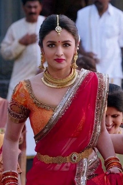 Alia Bhatt Outfits, Alia Bhatt Saree, Outfits Skirt, Alia Bhatt Photoshoot, Wedding Saree Collection, Indian Look, Half Saree Designs, Indian Bridal Dress, Indian Jewellery Design