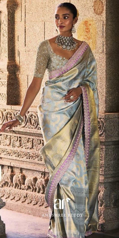 Bridal Saree North Indian, Designer Paithani Saree, India Sari Dress, Pastel Saree Look, Silk Saree Jewellery Ideas, Saree For Brides Mother, Sri Lankan Saree, Wedding Reception Saree, Engagement Saree Look