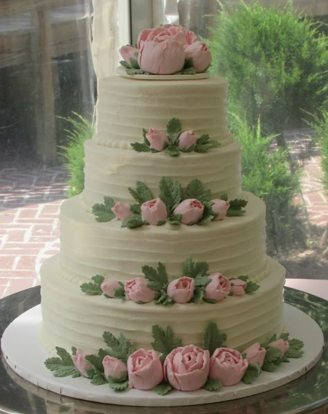 Pink Green Wedding Cake, Wedding Cake Pink And Green, Green And Pink Quinceanera, Green And Pink Wedding Cake, Pink And Green Quinceanera, Quince Venue Ideas, Pink And Green Wedding Cake, Beach Quinceanera, Sweet 16 Green