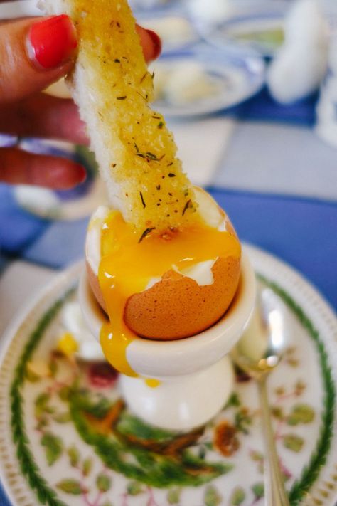 The Londoner » Dippy Eggs & Decorated Soldiers Dippy Eggs And Soldiers, Highlight Of The Day, Eggs And Soldiers, Dippy Eggs, Eggs Breakfast, Food Medicine, Sunday Lunch, Continental Breakfast, Easter Weekend