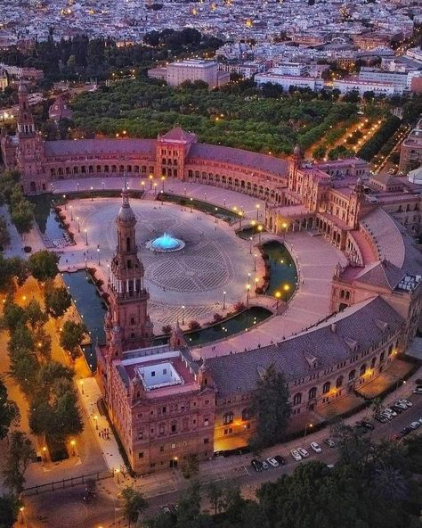 The Plaza de España is a plaza in the Parque de María Luisa, in Seville, Spain. It was built in 1928 for the Ibero-American Exposition of 1929. It is a landmark example of Regionalism Architecture, mixing elements of the Baroque Revival, Renaissance Revival and Moorish Revival styles of Spanish architecture. Spain Aesthetic, Sevilla Spain, Spanish Architecture, Seville Spain, Southern Europe, Yosemite Valley, Benidorm, The Plaza, Spain And Portugal