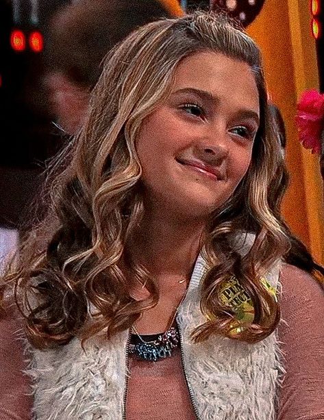 girl, love, series, tv series, crush, happy Dawn From Nicky Ricky Dicky And Dawn, Nicky Ricky Dicky And Dawn, Dawn Harper, Lizzy Greene, Elizabeth Anne, Famous Celebrities, Celebrities, Quick Saves