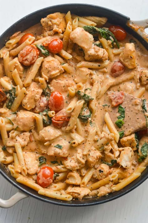 Creamy Spinach Tomato Chicken, Chicken Broccoli Tomato Pasta, Chicken And Chickpea Pasta Recipes, Tomato Cream Chicken Pasta, Tomatoe Spinach Chicken Pasta, Creamy Pasta With Tomatoes, Tomatoe Chicken Pasta Recipes, Chicken Spinach Roasted Red Pepper Pasta, Creamy Chicken Tomato Spinach Pasta