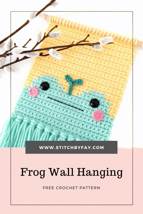 Crochet Wall Art, Crochet Frog, Crochet Wall Hangings, Tapestry Crochet Patterns, Kawaii Crochet, Crochet Decoration, Crochet Tapestry, Fun Crochet Projects, Diy Crochet Projects