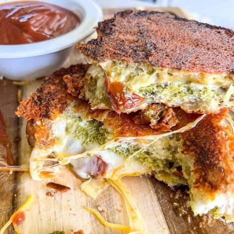 Pesto Grilled Cheese Sandwich, Pesto Sandwich Recipe, Grilled Cheesus, Gruyere Grilled Cheese, Pesto Grilled Cheese, Grilled Cheese Sandwich Recipe, Jalapeno Popper Grilled Cheese, Cheese Sandwich Recipe, Pesto Sandwich