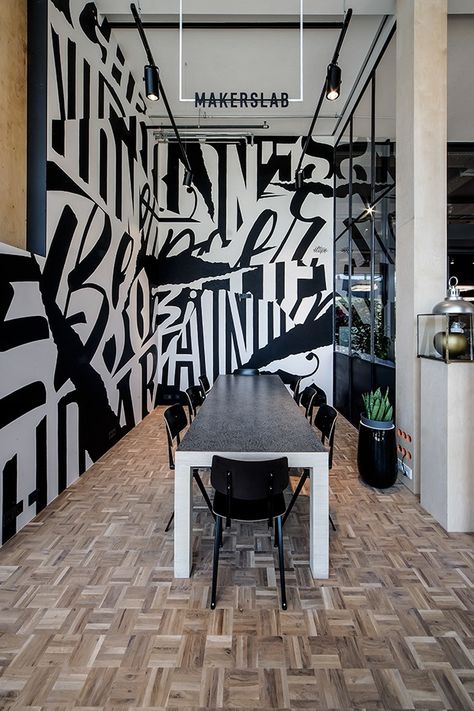 Fame Ideas, Barbershop Design Interior, Concept Interior Design, Decorated Wall, Interior Design Branding, Dj Room, Office Wall Design, Barbershop Design, Abstract Wall Painting