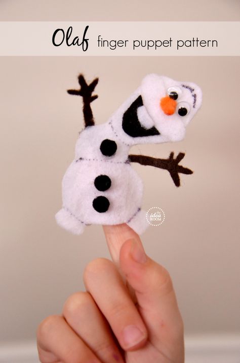 Free Printable Olaf Finger Puppet Patterns and Tutorial...great Valentine's Day Gift for classmates included | theidearoom.net Frozen Crafts, Finger Puppet Patterns, Felt Finger Puppets, Felt Snowman, Puppet Patterns, Idea Room, Finger Puppet, Frozen Birthday Party, Snowman Crafts