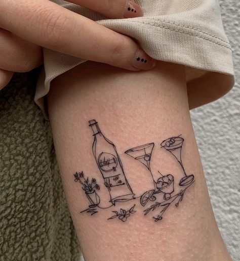 Artsy Minimalist Tattoo, Art History Tattoo Simple, Artsy Fine Line Tattoo, Minimal Lemon Tattoo, Minimalist Van Gogh Tattoo, Italy Tattoo, Sketchy Tattoo, Tattoo Project, Aesthetic Tattoo