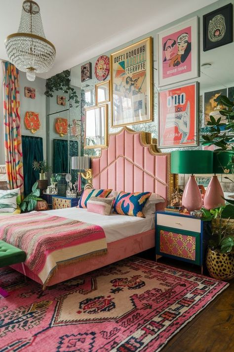 Maximalist Bedroom White Walls, Home Color Decor Ideas, Bedroom Design Colourful, Colorful Floral Bedroom, Maximalist Decor Vintage Bedroom, Bedroom Decor Ideas Maximalist, Maximalist Retro Bedroom, Colourful Spare Room, Maximalist And Minimalist Decor