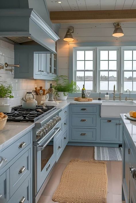 Kitchen Provence Style, Colour Kitchen Ideas, Lake House Kitchen Ideas, Provencal Kitchen, Brett Waterman, French Country Kitchen Ideas, Provence Kitchen, Cottage Kitchen Ideas, Cozy Kitchens