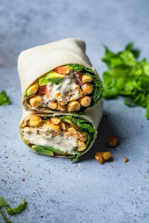 Caesar Wrap, Creamy Vegan Pasta, Vegan Main Course, Meals On The Go, Vegan Caesar, Oil Free Vegan Recipes, Sandwiches Wraps, Vegan Chickpea, Vegan Wraps