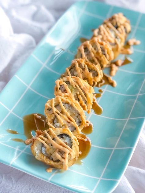 Spicy Mayo (or sushi mayo) has just 6 ingredients - mayo, sriracha, lime juice, chipotle powder, sesame oil and garlic powder! Sushi Mayo, Spicy Mayo Sauce, Spicy Mayo Recipe, Chipotle Powder, Zesty Italian Dressing, Mayo Sauce, Tempura Batter, Chipotle Mayo, Pickling Spice