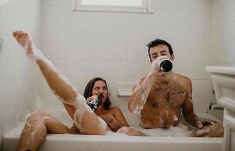 S A D E A L Bubble Bath Photography, Bath Couple, Bath Pictures, Bath Photography, Couple Relationship, Photo Couple, Real Couples, Bubble Bath, Couple Shoot