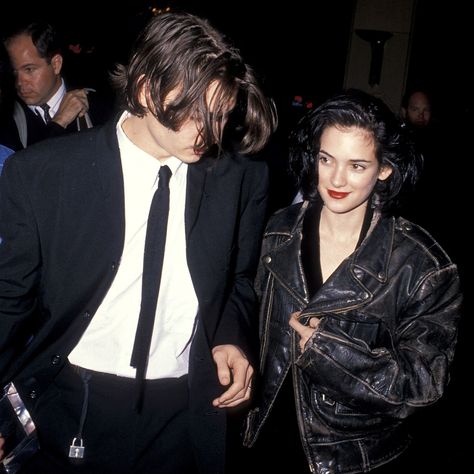 Iconic Nineties style inspiration: Winona Ryder in 15 vintage shots Winona Ryder 90s, Johnny And Winona, Johnny Depp And Winona, Style Androgyne, Tavi Gevinson, Marla Singer, جوني ديب, Winona Forever, Young Johnny Depp