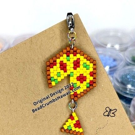 Thanksgiving Seed Bead Earrings, Brick Stitch Tutorial, Brick Stitch Patterns, Miyuki Pattern, Pizza Pattern, Seed Bead Projects, Diy Seed Bead Earrings, Nom Nom Nom, I Love Pizza